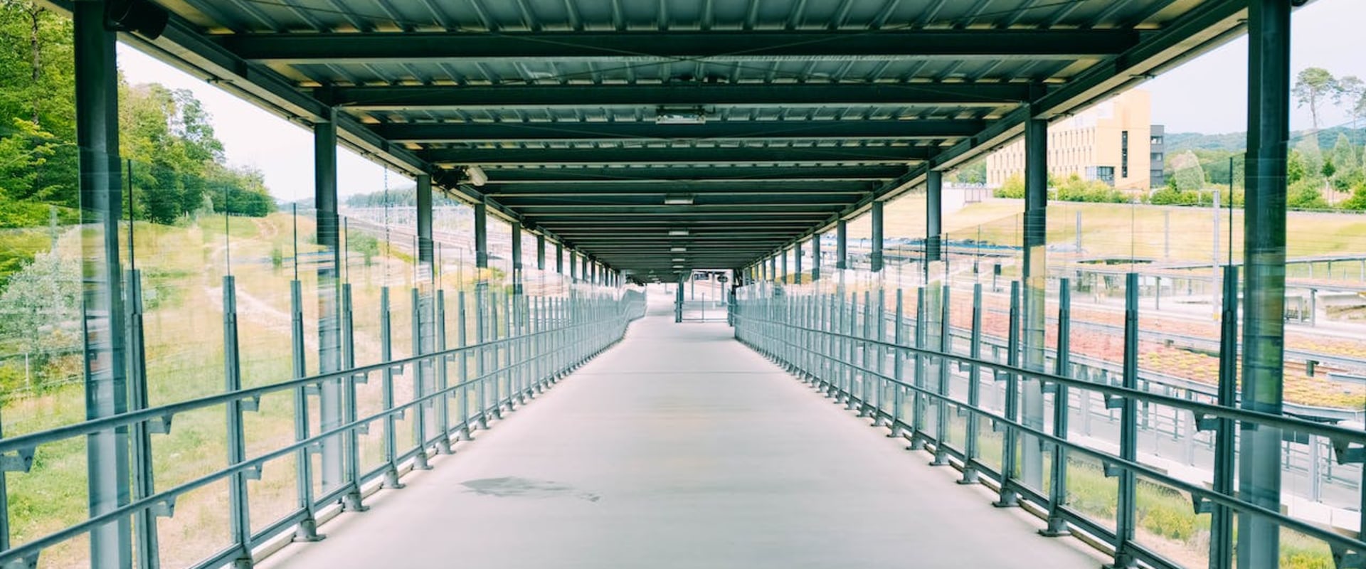 Perks Of Hiring A Roofing Contractor In Chicagoland For Metal Roofing Projects