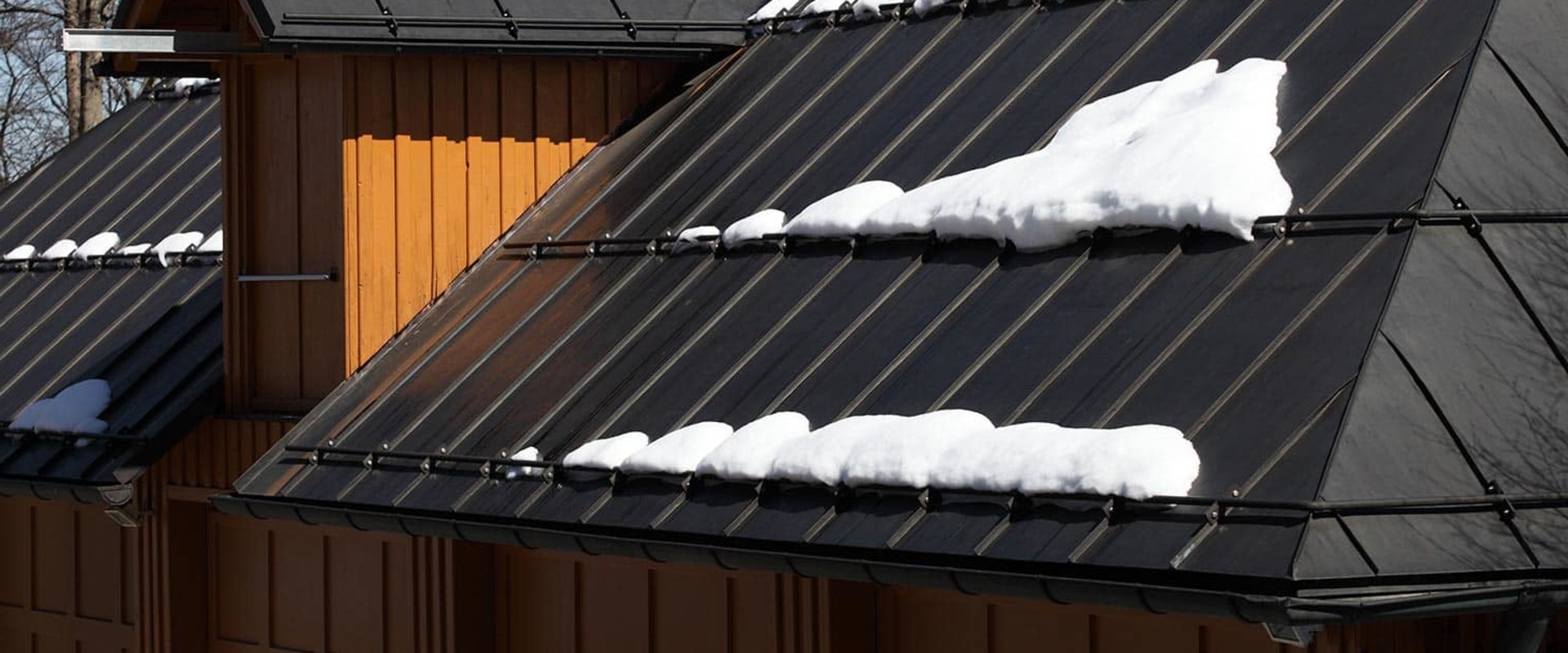 Are metal roofs colder in winter?