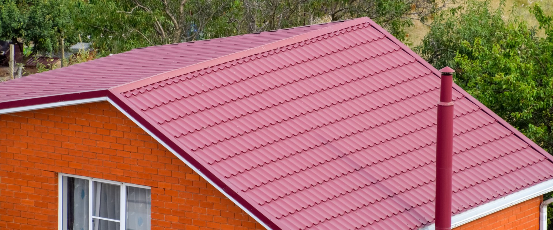 Metal Roofing In Strongsville: How Can A Roofing Contractor Help?