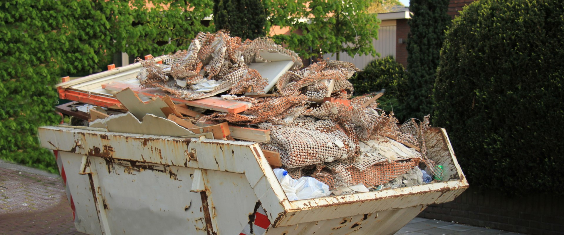 The Importance Of Dumpster Rental When Doing Metal Roofing Repairs In Texas